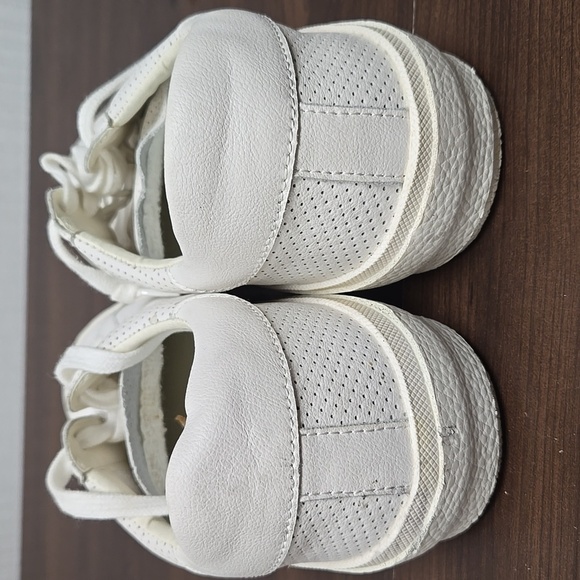 Dolce Vita Size 8.5 White Leather Lace Up Sneakers - Picture 3 of 10